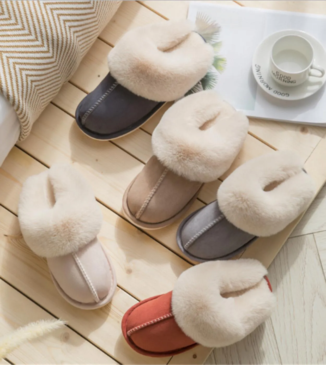 2023 Nuove pantofole piatte per la casa calde e morbide Pantofole invernali comode e morbide leggere Scarpe in cotone da donna P