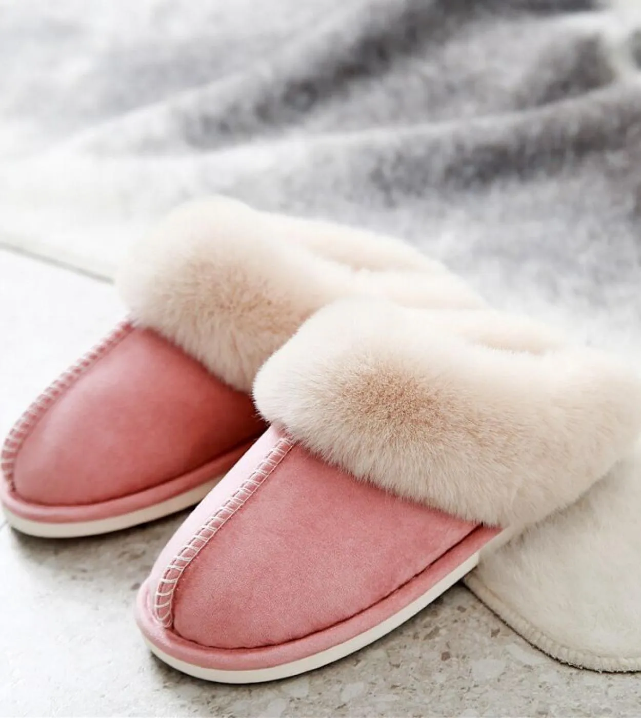2023 Nuove pantofole piatte per la casa calde e morbide Pantofole invernali comode e morbide leggere Scarpe in cotone da donna P