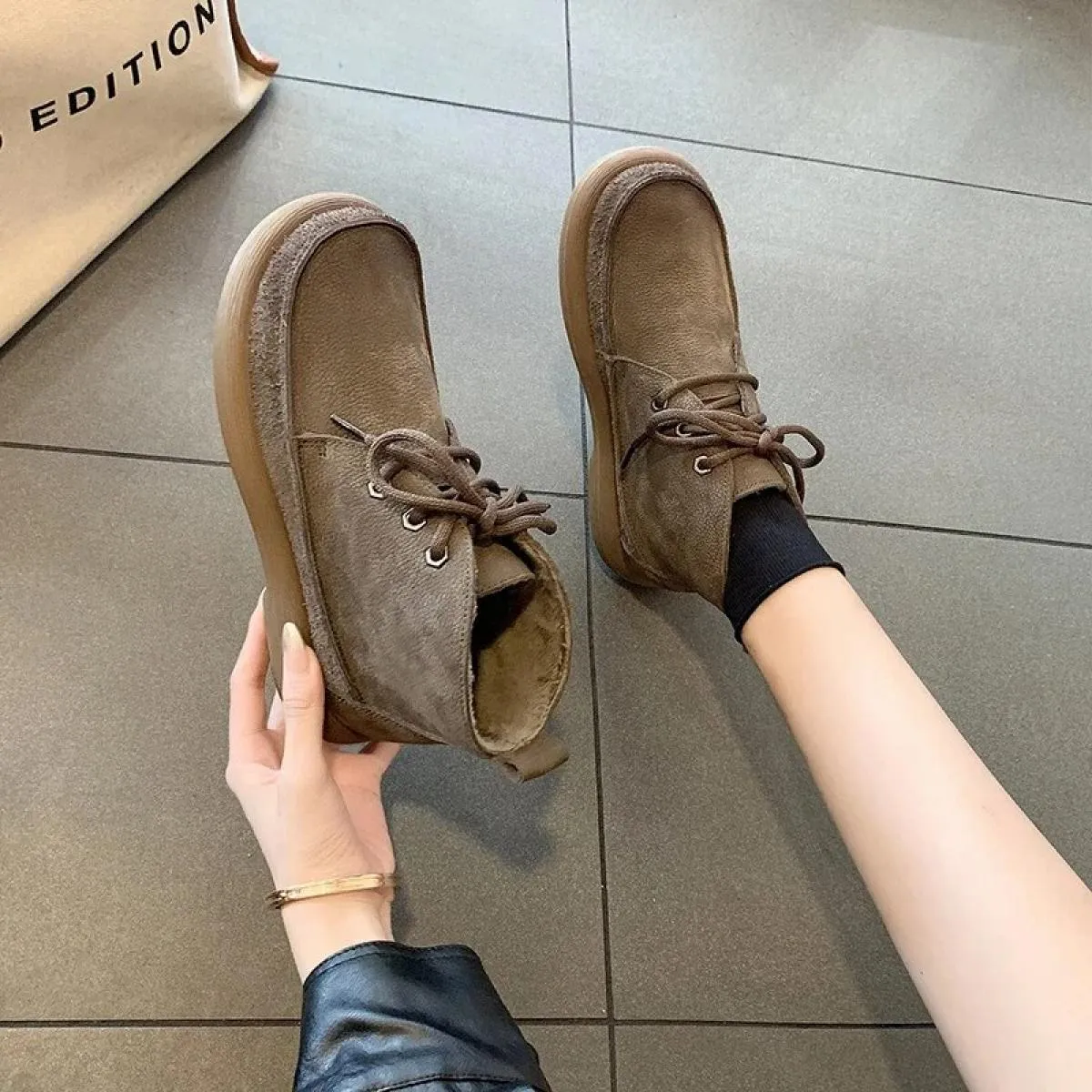 2023 Nuove scarpe da donna Stringate/on Basic invernali Classiche di alta qualità Punta tonda concisa Tinta unita Oversize da do