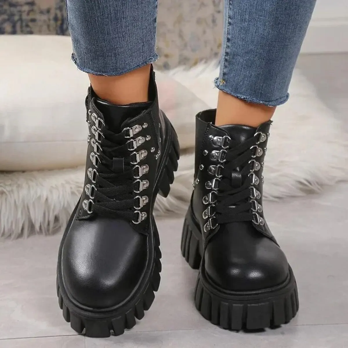 2024 nuove scarpe invernali da donna con tacco quadrato di vendita caldo con suola in gomma Pu Lace Up testa tonda tinta unita L