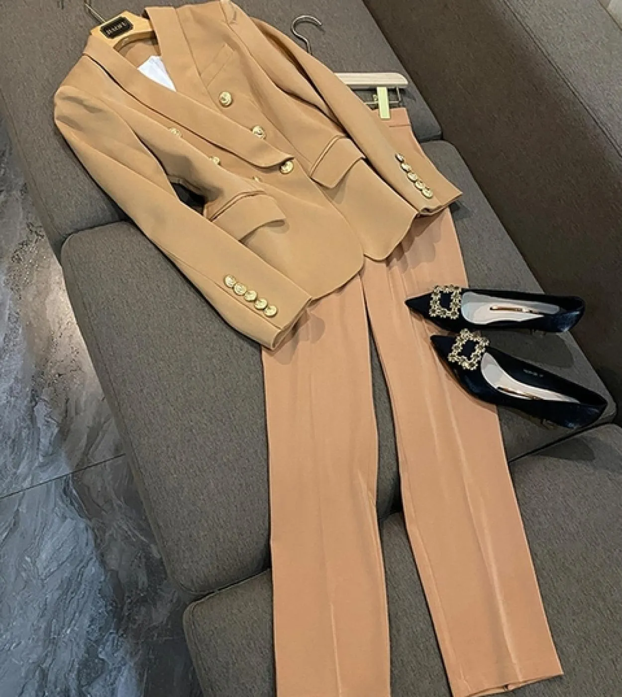 Abiti da lavoro rosa Pantalone da donna Abito da lavoro rosa da donna Abiti da ufficio da donna Tailleur pantalone rosa