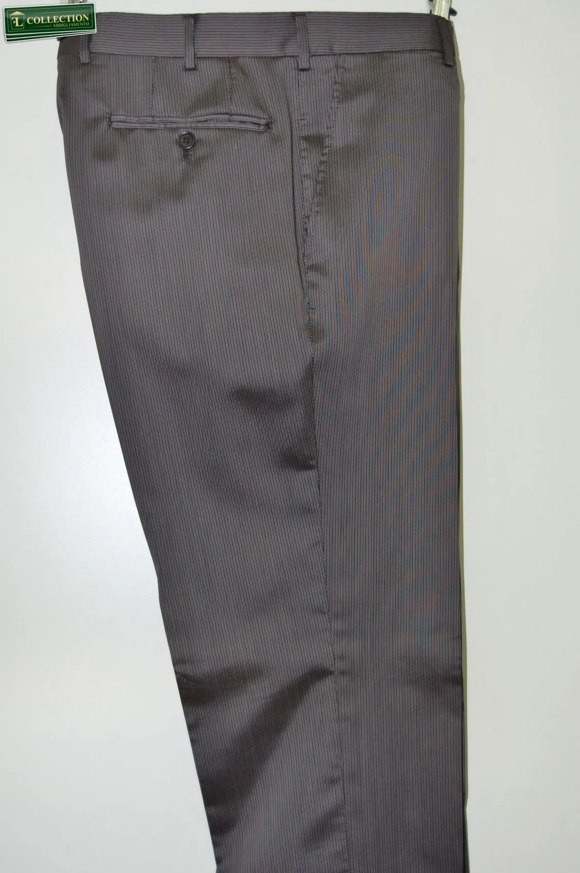 Abito nero mezzo tight Luciano Soprani slim fit con panciotto e cravatta
