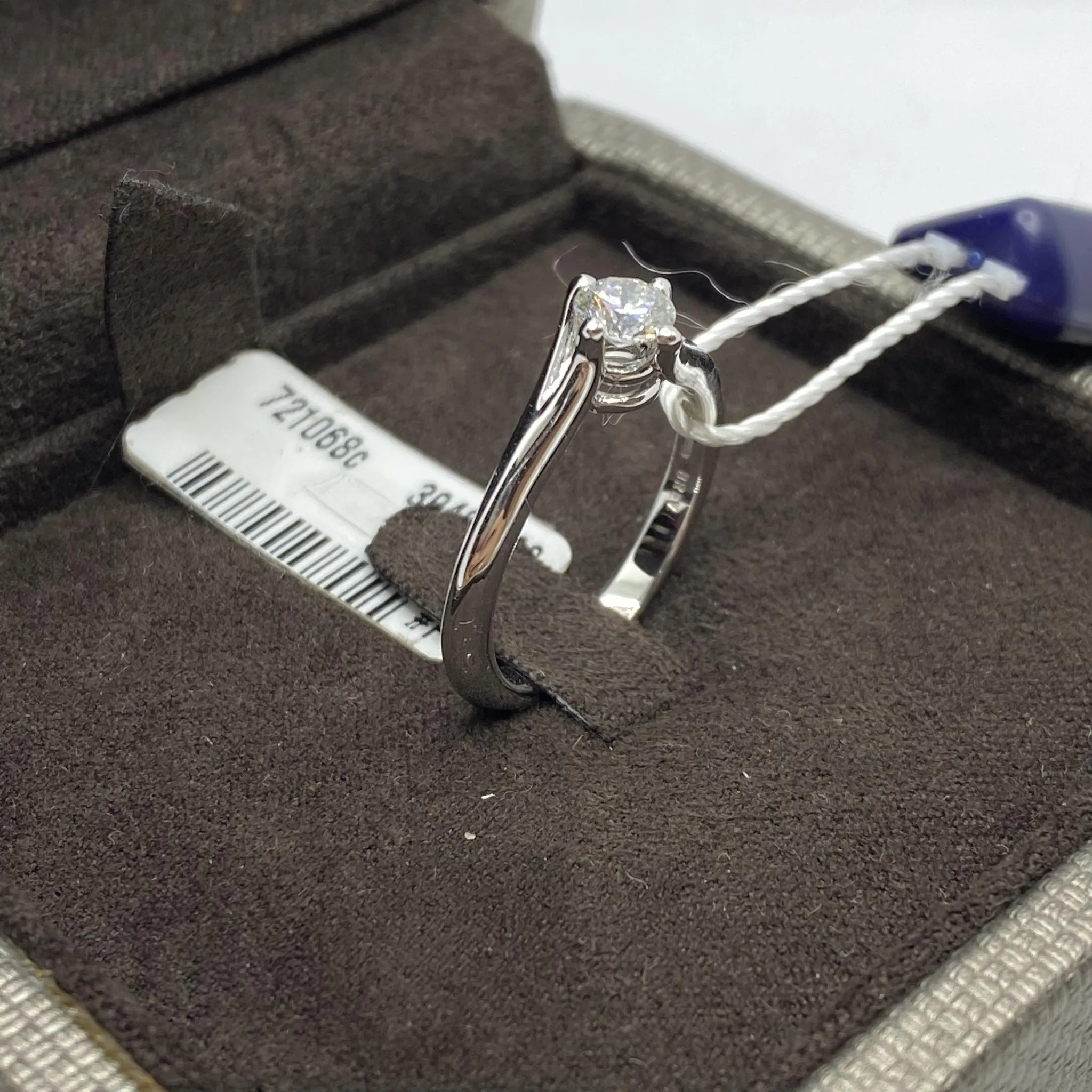 Anello Crivelli Solitario in Oro Bianco e Brillante Ct 0.41