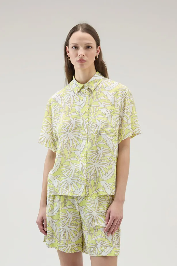 Camicia con stampa tropical                                                                                                     