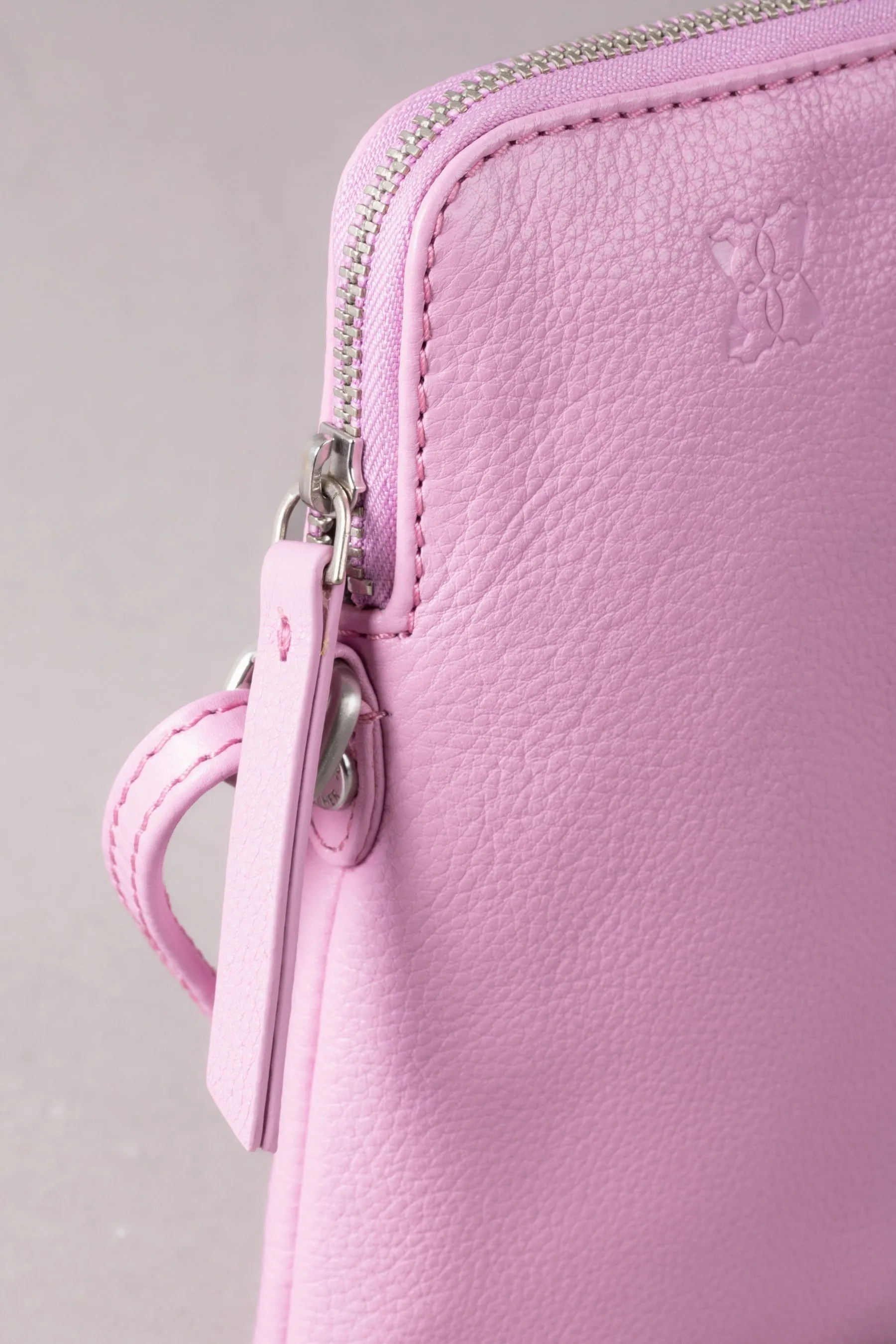 Lakeland Leather - Coniston - Pochette in pelle con tracolla per telefono