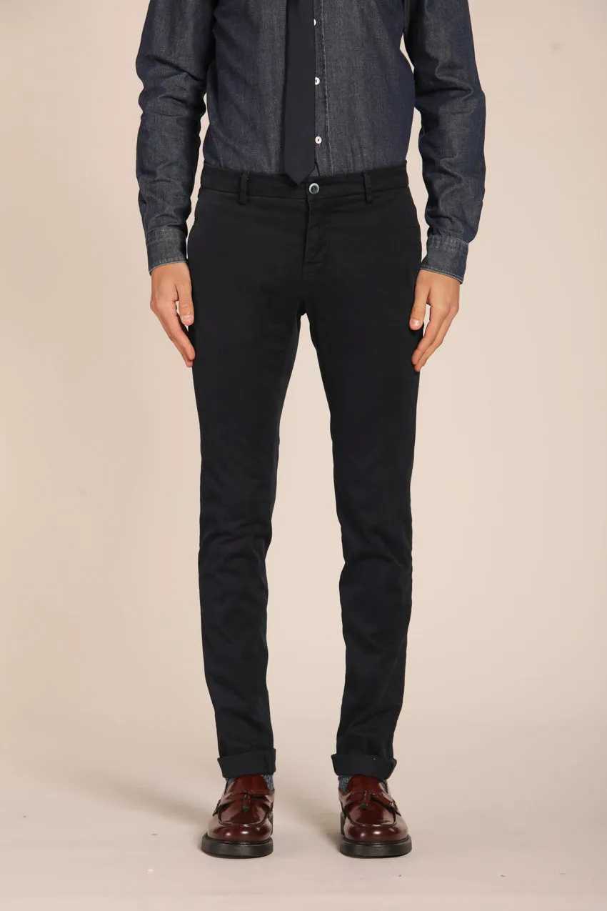 Milano Style pantalon chino homme en gabardine stretch coupe extra slim ①.