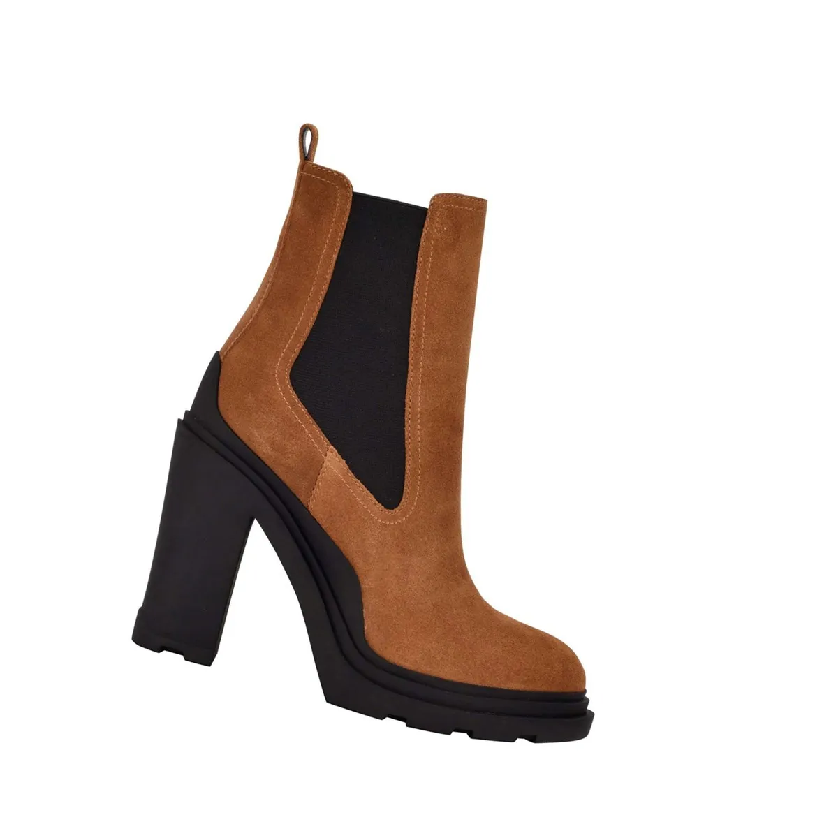 Offerte di scarpe con tacco e décolleté Marc Fisher Ramio Stivaletti Chelsea con tacco da donna in pelle scamosciata naturale sc