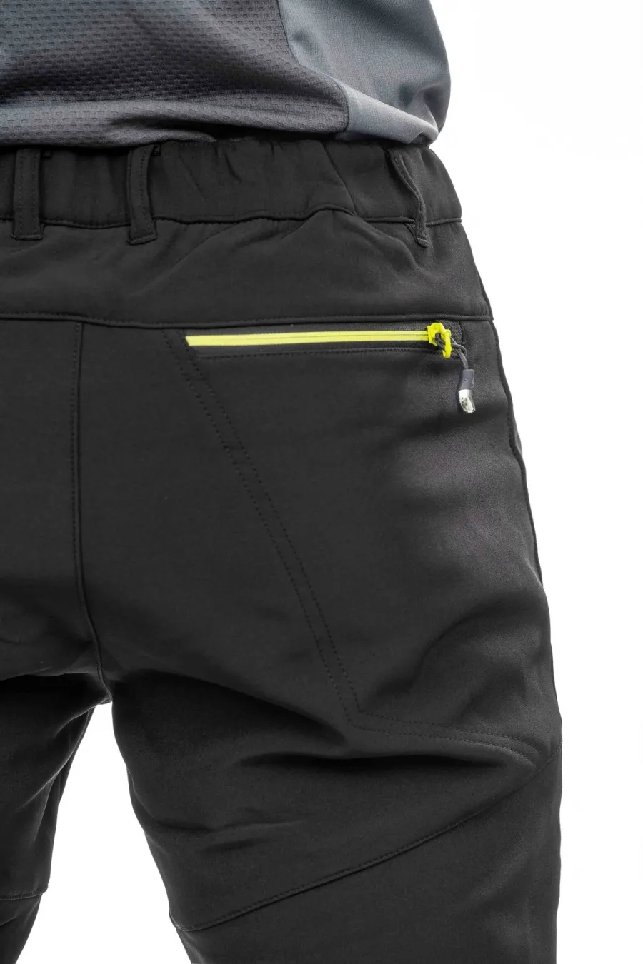 Pantaloni invernali Uomo montagna Softshell.  Antivento, Idrorepellenti e traspiranti - Trekking e Outdoor