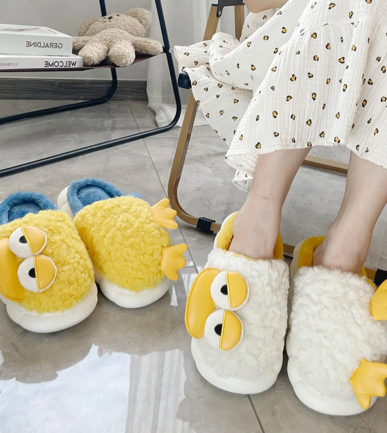 Pantofole con piattaforma danatra Pantofole Kawaii in peluche Pantofole in pelliccia gialla Scarpe invernali Pantofole da donna