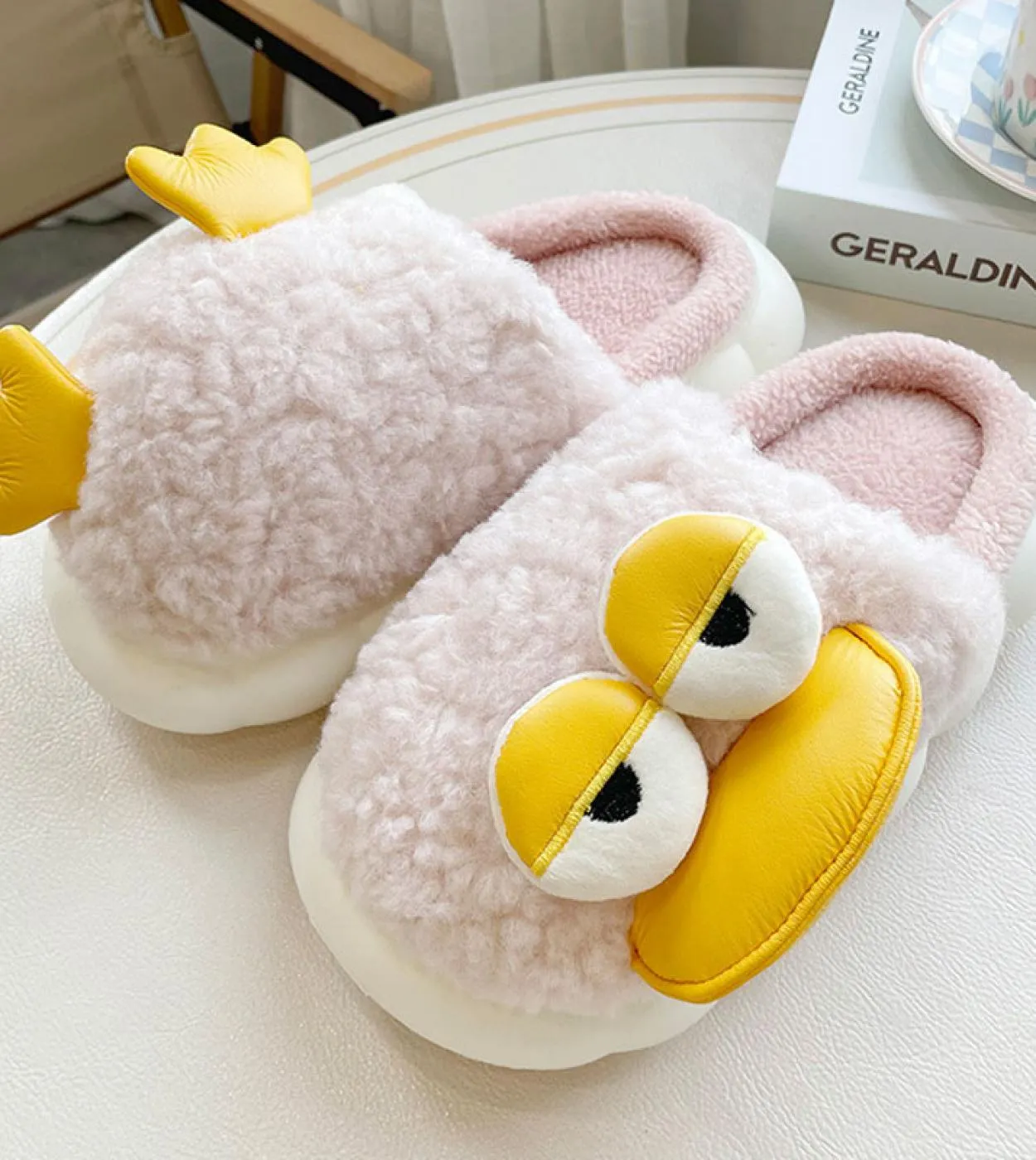 Pantofole con piattaforma danatra Pantofole Kawaii in peluche Pantofole in pelliccia gialla Scarpe invernali Pantofole da donna