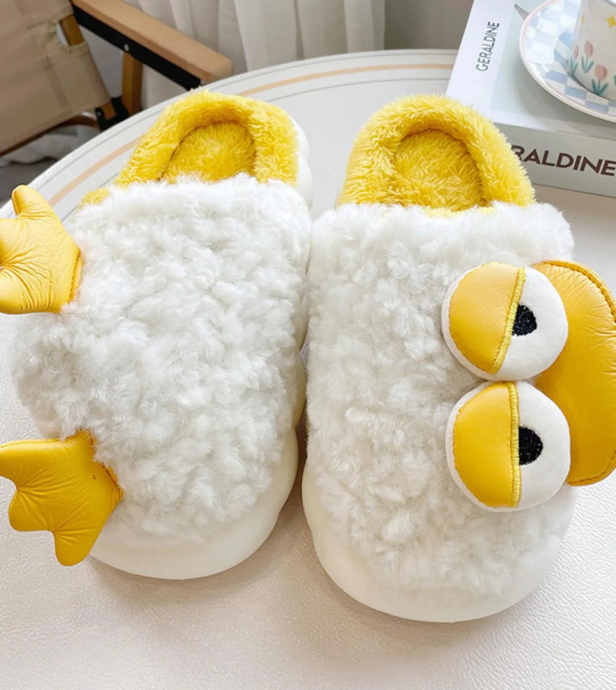 Pantofole con piattaforma danatra Pantofole Kawaii in peluche Pantofole in pelliccia gialla Scarpe invernali Pantofole da donna