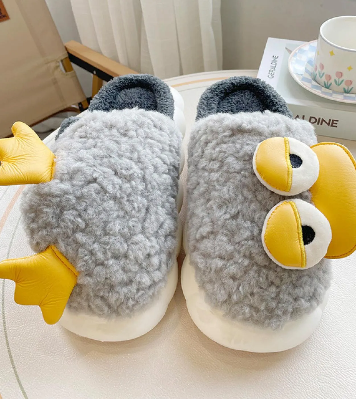 Pantofole con piattaforma danatra Pantofole Kawaii in peluche Pantofole in pelliccia gialla Scarpe invernali Pantofole da donna
