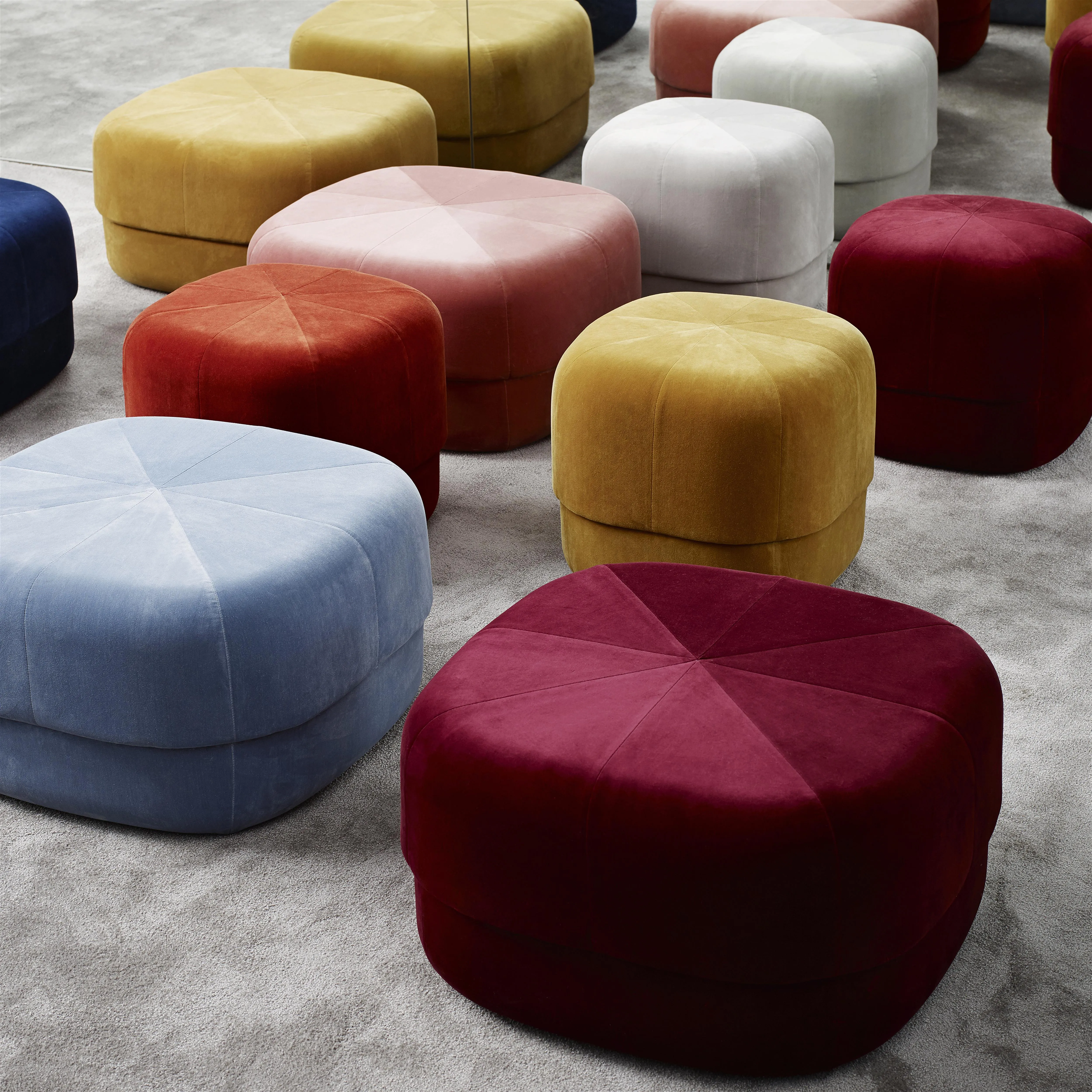 Pouf Circus.jh{font-size:18px}giallo