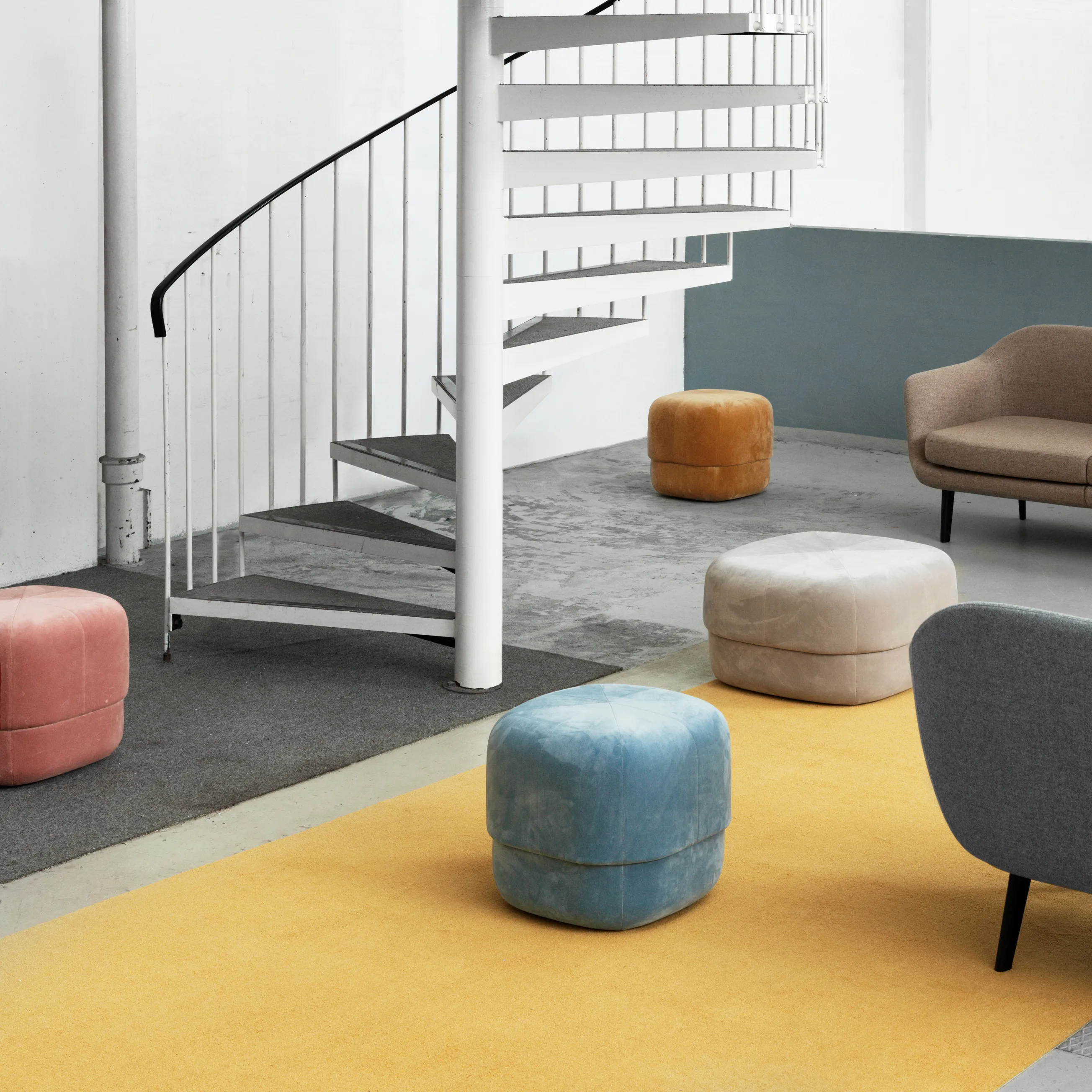 Pouf Circus.jh{font-size:18px}giallo