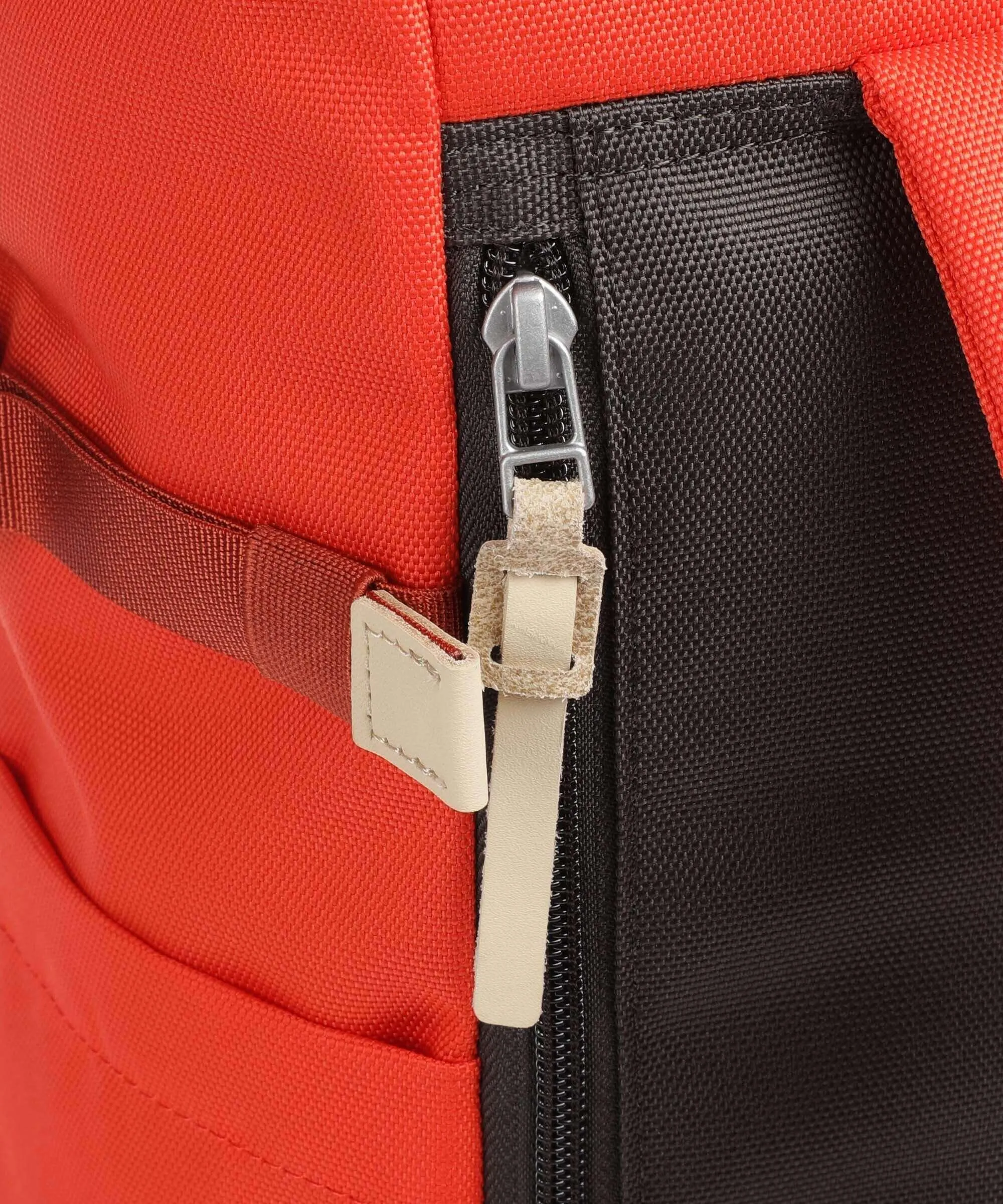  Sandqvist Urban Outdoor Ilon Zaino 13″ polyester ripstop riciclato arancio  