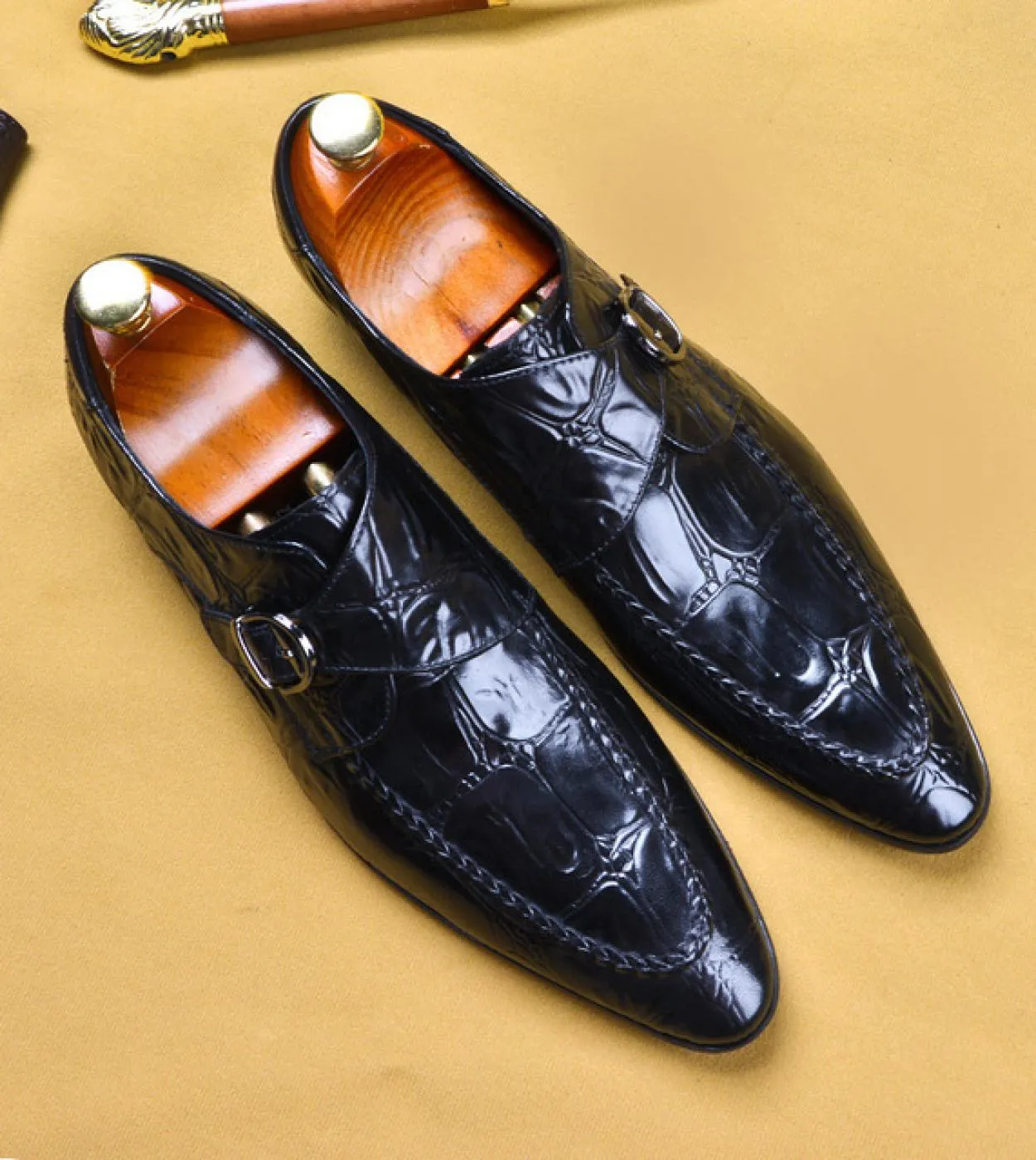 Scarpe eleganti da uomo di lusso in vera pelle 2023 estate nuovo stile moda qualità fibbia scarpe da lavoro da lavoro da sposa n
