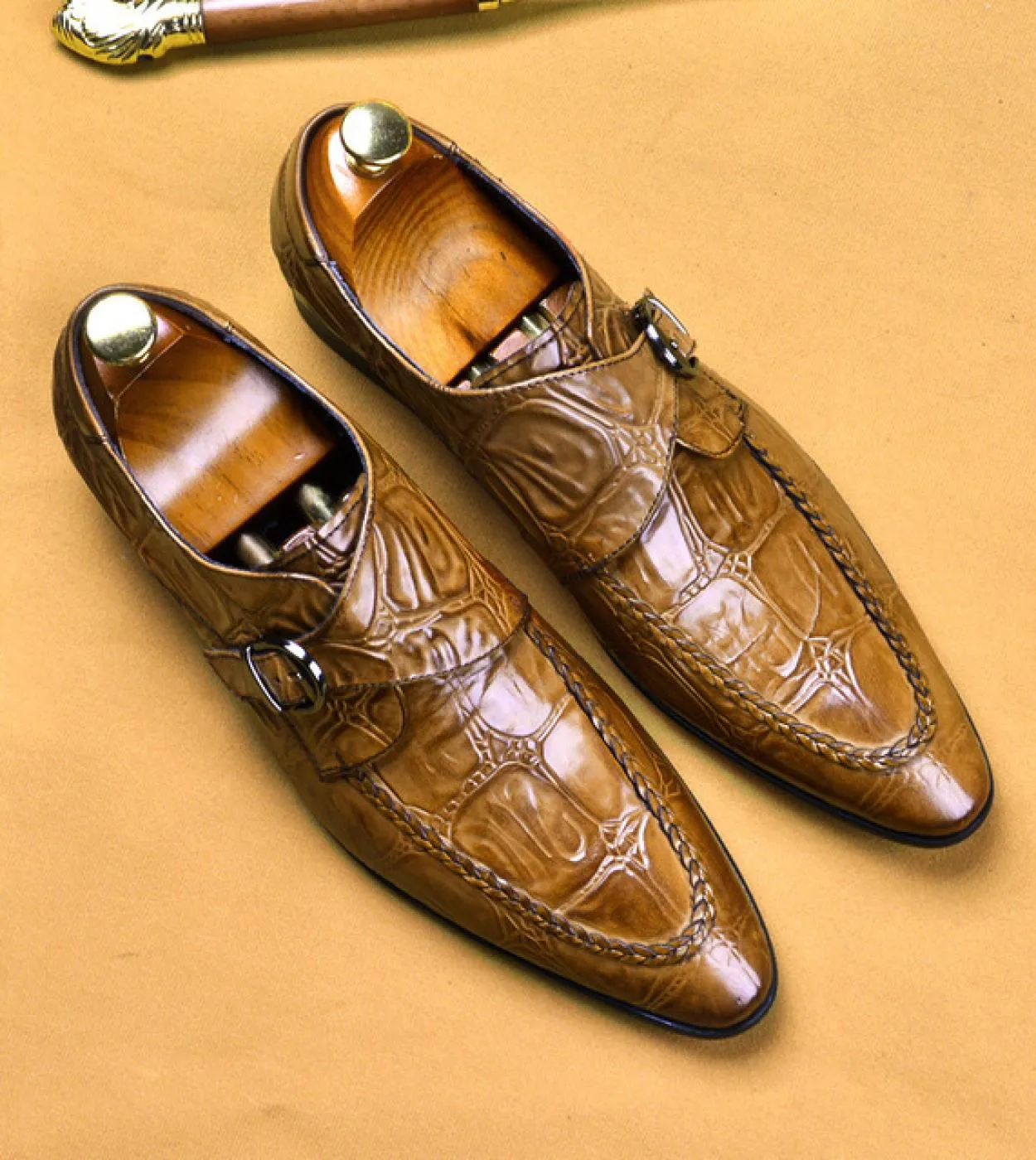 Scarpe eleganti da uomo di lusso in vera pelle 2023 estate nuovo stile moda qualità fibbia scarpe da lavoro da lavoro da sposa n
