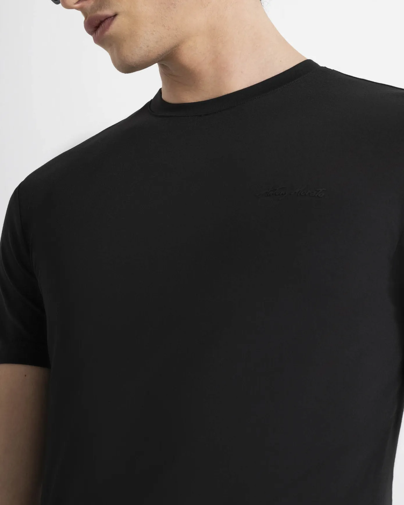 T-shirt nera mezza manica in cotone stretch super slim-fit