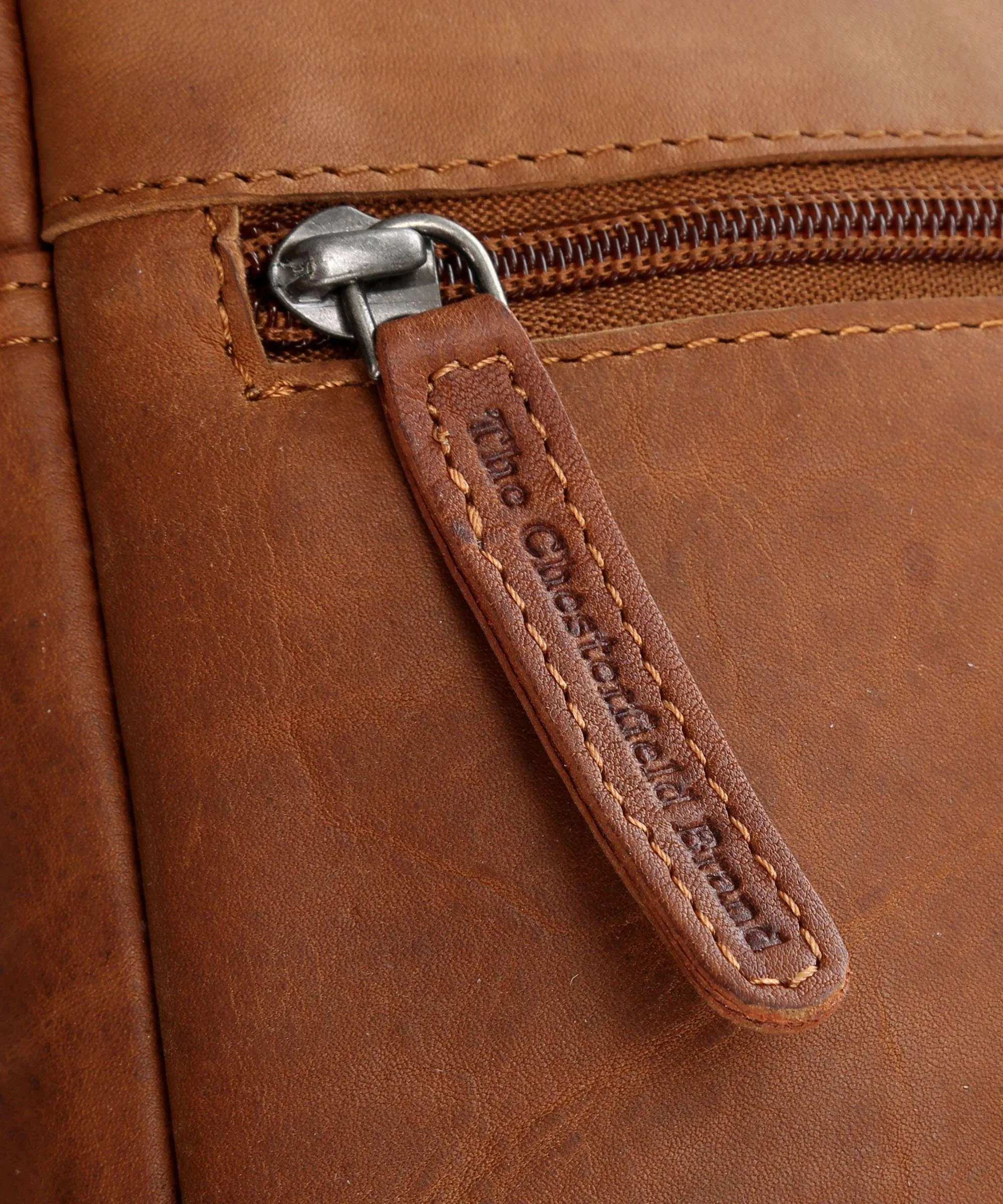  The Chesterfield Brand Dessau Borsa a tracolla pelle di vacchetta pull-up cognac  