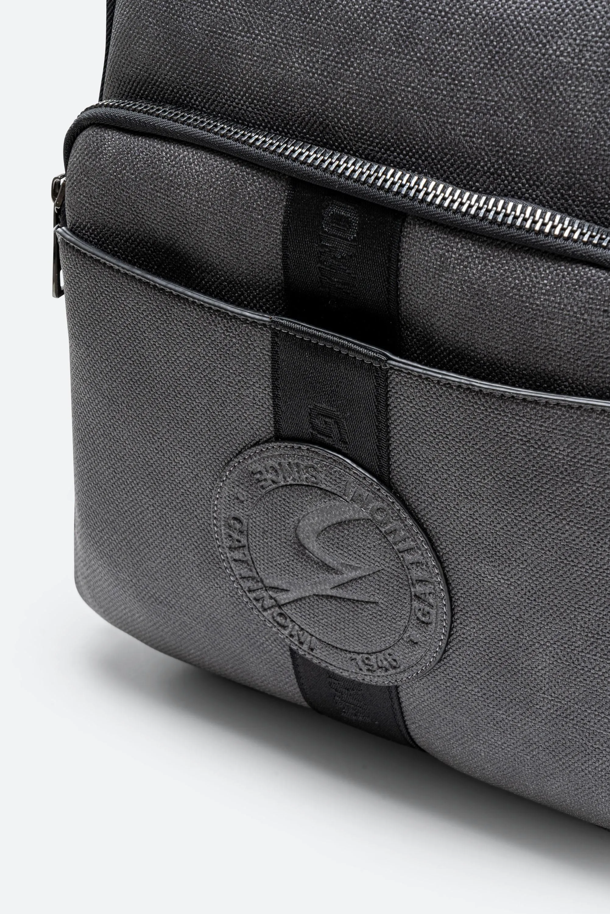 Zaino Tristan Texture con Logo in Rilievo colore Grigio